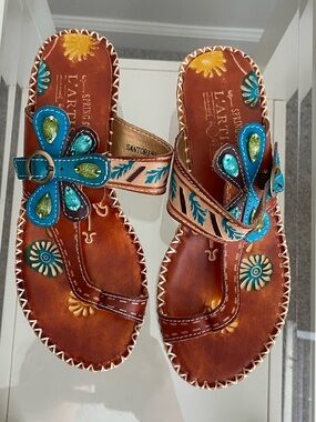 L'ARTISE SANTORINI slide sandal Women's Brown with Turquoise Floral Accent